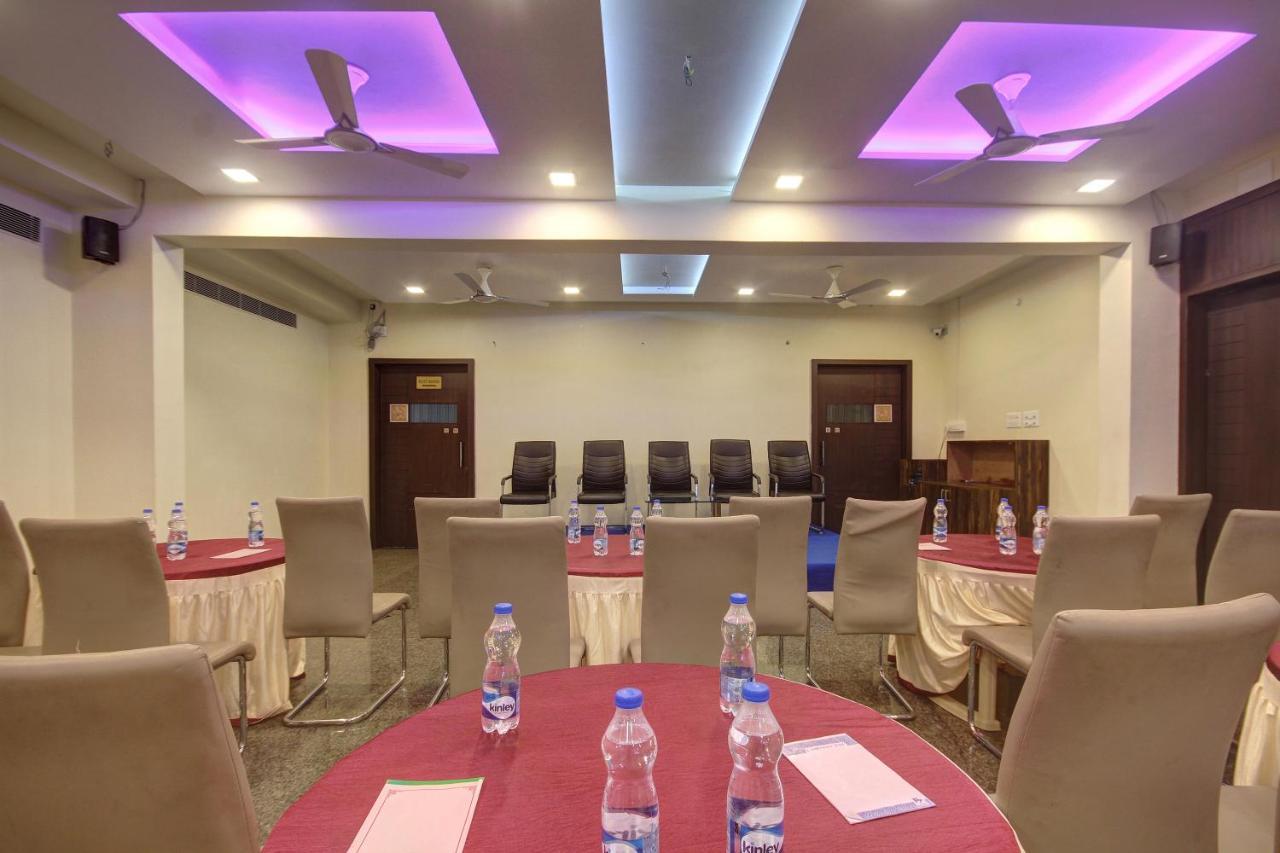Hotel Le Grande Bijāpur Exterior photo