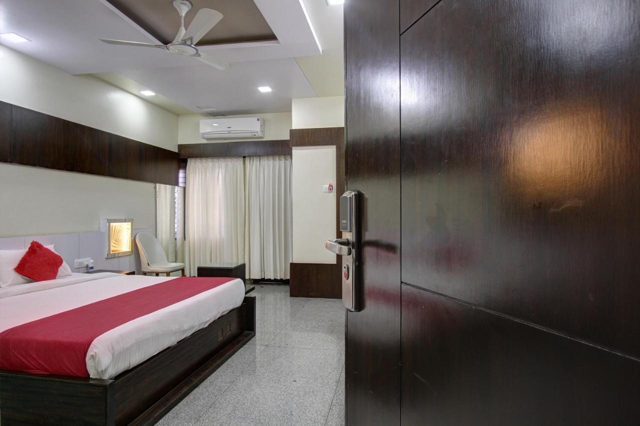 Hotel Le Grande Bijāpur Exterior photo
