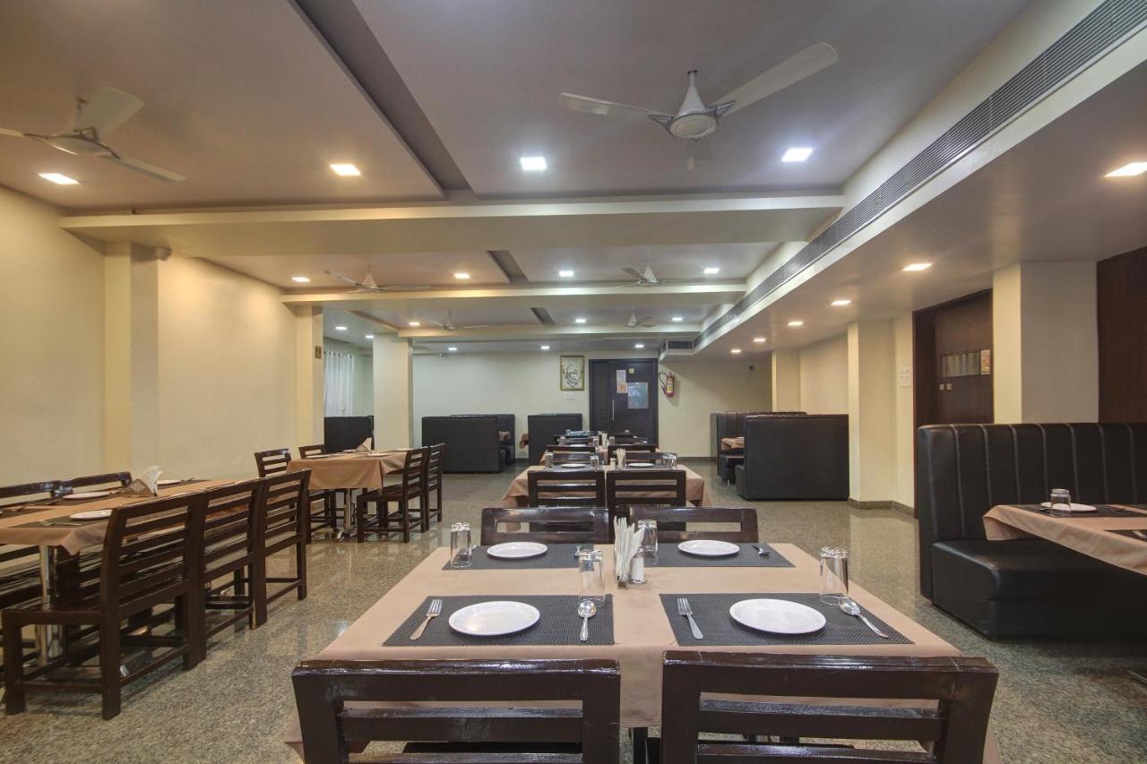 Hotel Le Grande Bijāpur Exterior photo